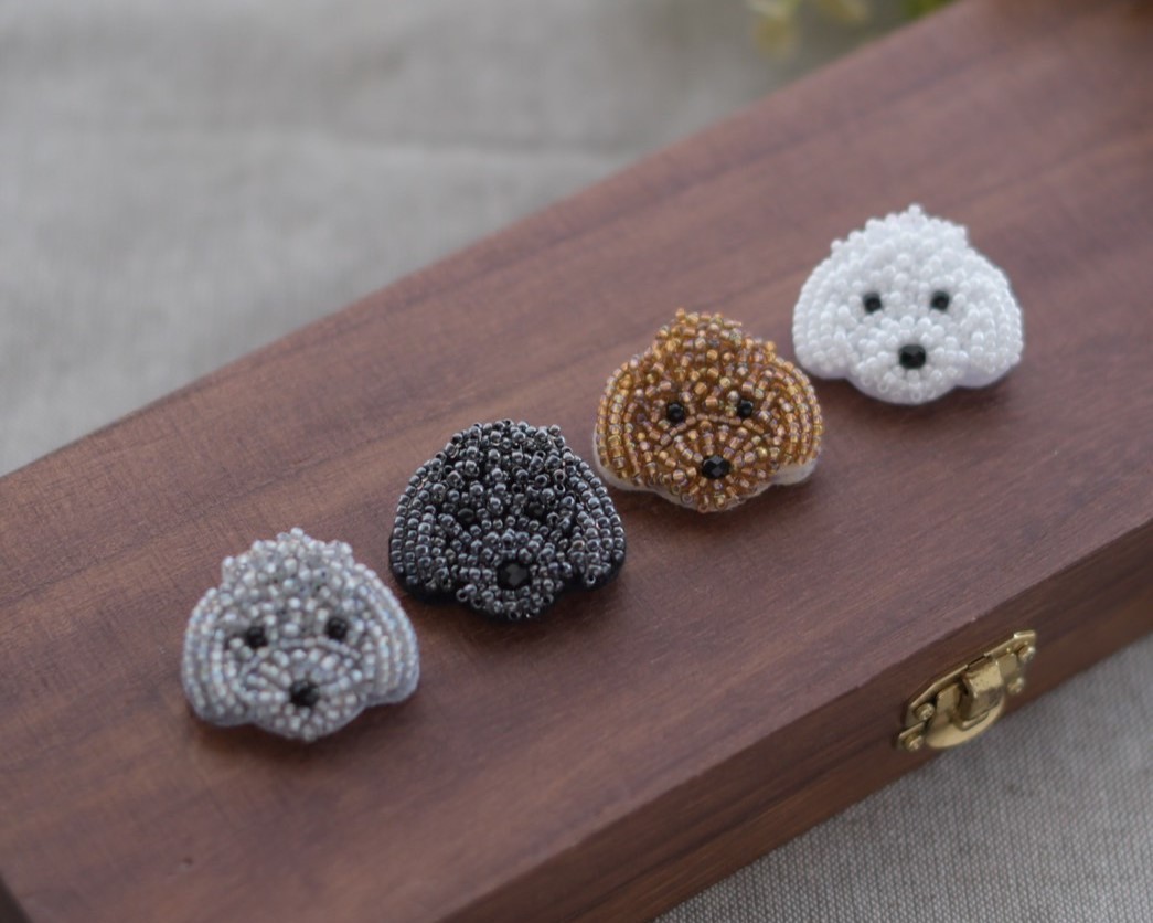ビーズ刺繍フットレスト ヴォーグ学園